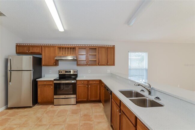 Building Photo - 528 Finch Ct