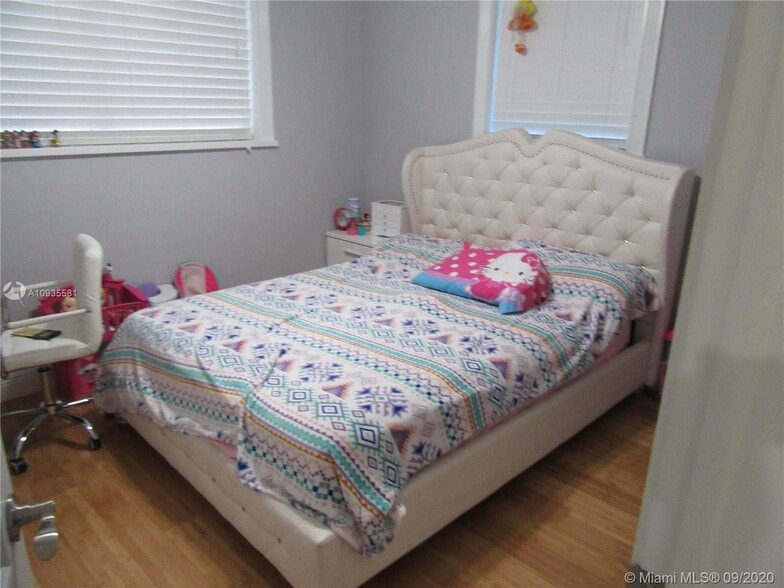 Building Photo - 140 NW 190th St