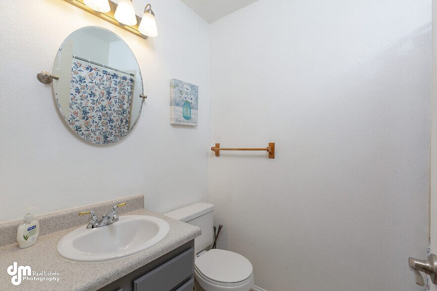 Master bathroom - 4240 Folker St, #B202