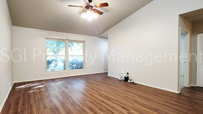 Building Photo - 13607 Flagstone Ln