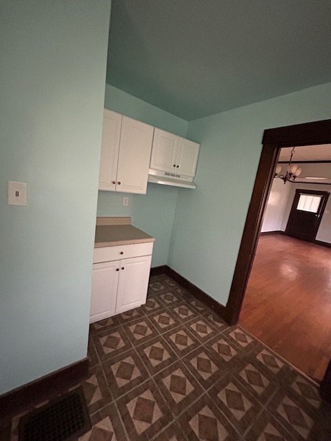 Building Photo - 853 N College St