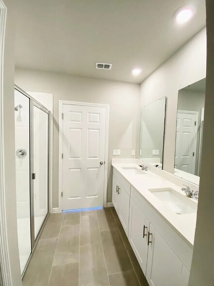 Building Photo - 573 Sun Warbler Wy