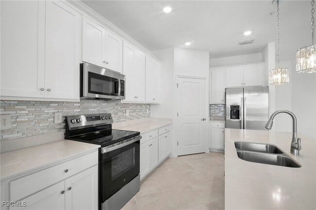 Building Photo - 20660 hazelnut Ct