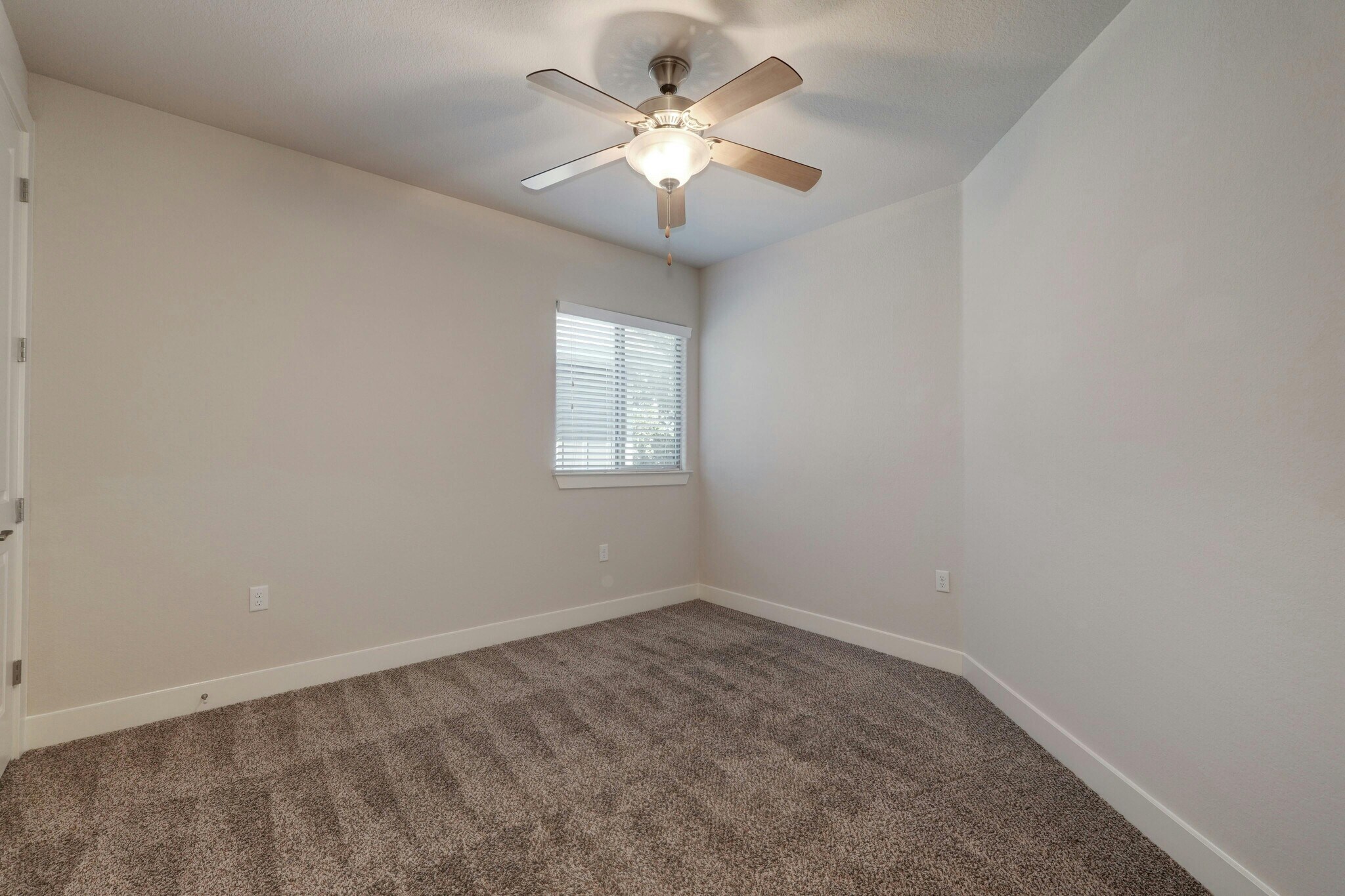 Building Photo - 3421 Blumie St