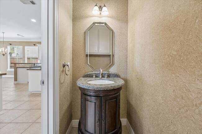 Building Photo - 1119 Gardencrest Ln