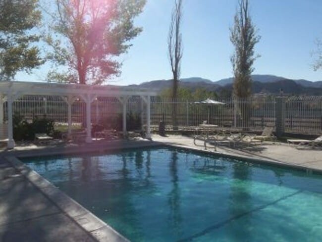 Building Photo - Spacious 3-Bedroom Townhome with Community...