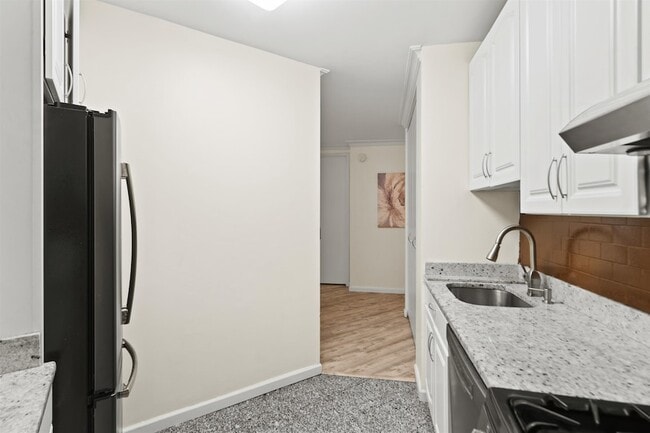 Building Photo - 7004 JFK Blvd E