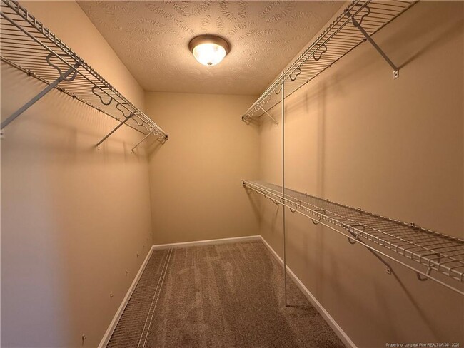 Building Photo - 402 Colonist Pl