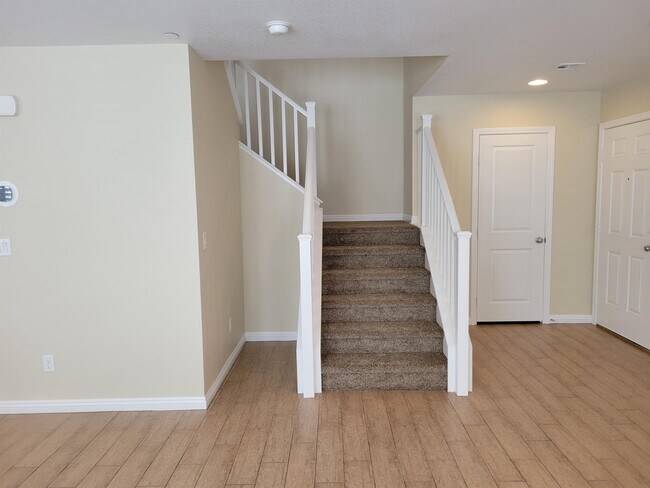 Building Photo - 3001 Camino Sereno Ave
