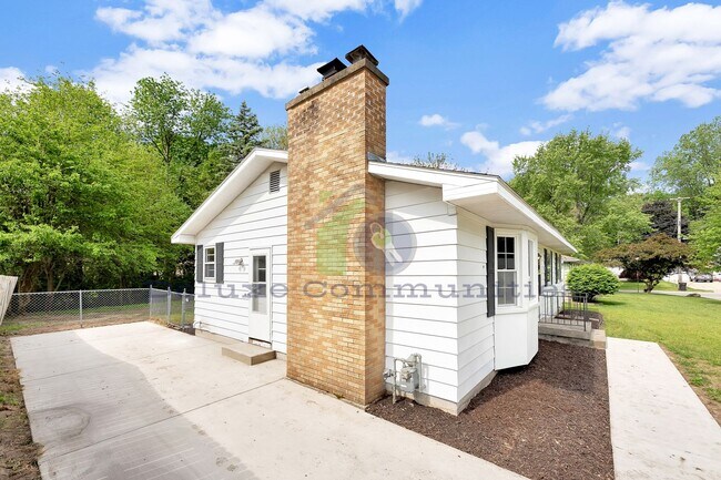Building Photo - Charming 3 Bedroom 1.5 Bath