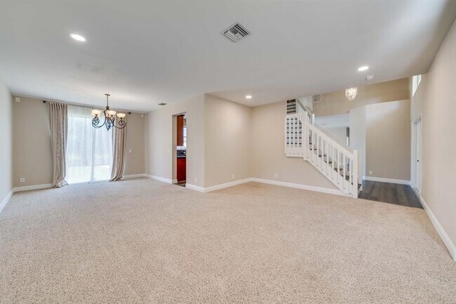 Building Photo - 558 Stonemont Dr