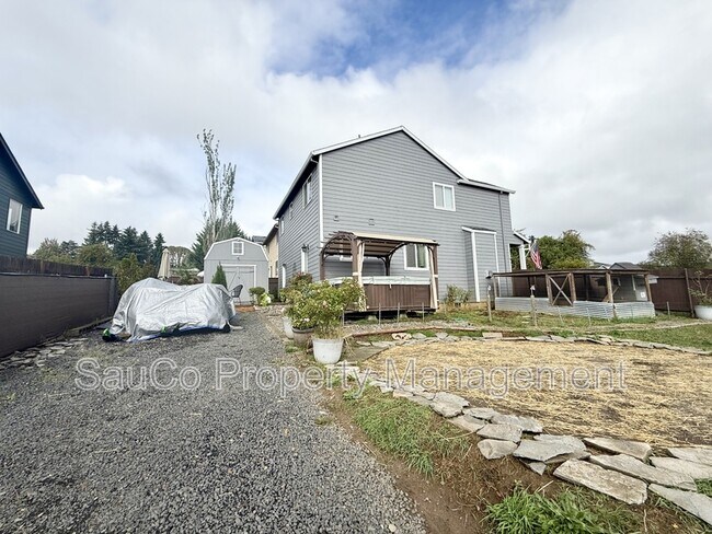 Building Photo - 35166 Helen's Way
