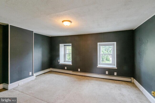 Building Photo - 456 Lyceum Ave