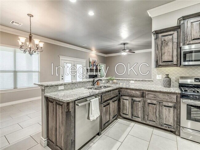 Building Photo - 16012 Redstem Wy
