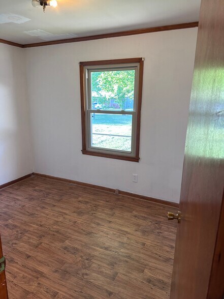 Building Photo - 396 Pike Hill Rd