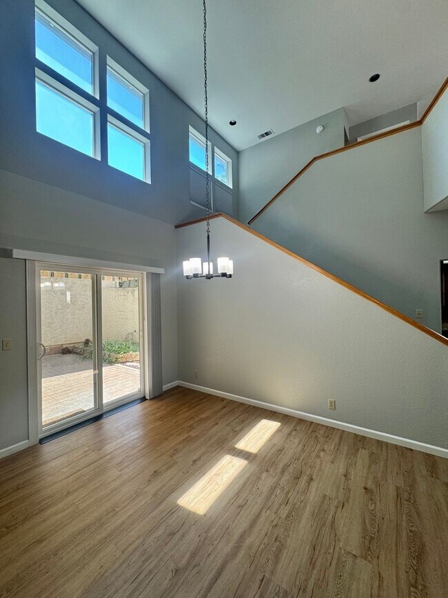 Building Photo - Spacious 2 Bed, 2.5 Bath Home with Loft, Vaulted Ceilings & Private Yard