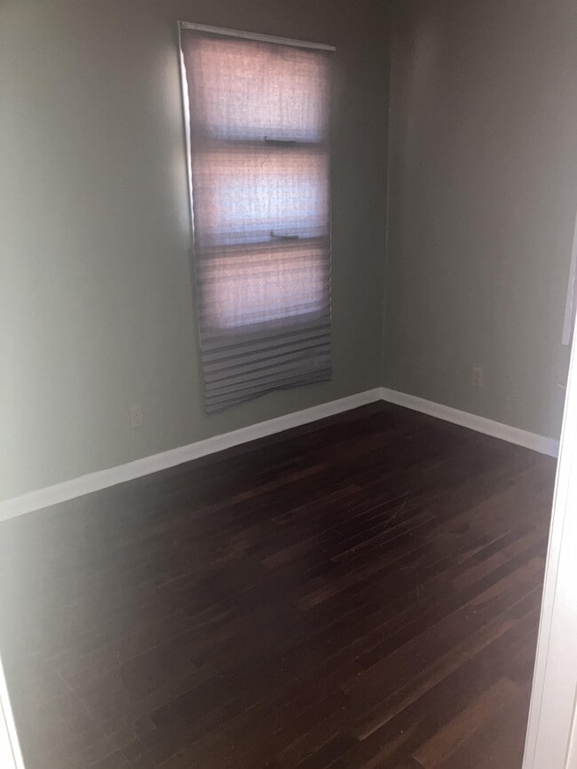 Building Photo - 113 Meek St