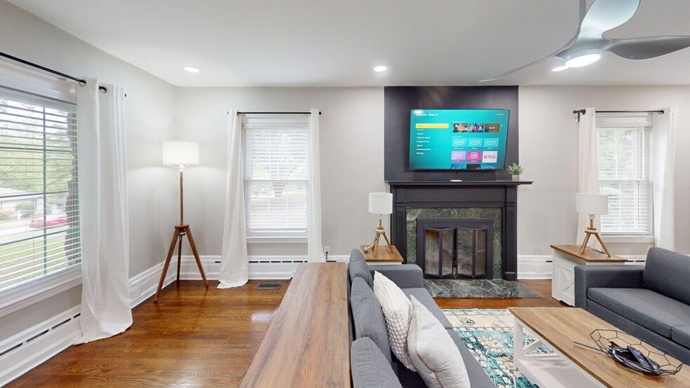 Building Photo - 1114 Fayetteville Rd SE