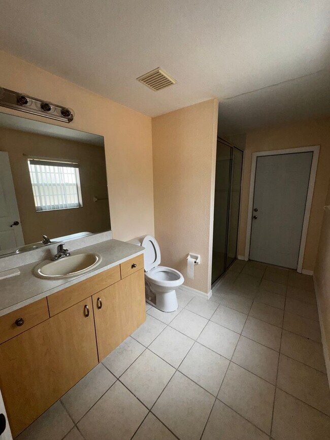 Building Photo - 10330 SW 54th Ct