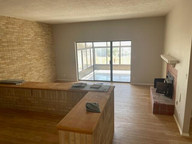 Building Photo - 4449 Walden Ln NE