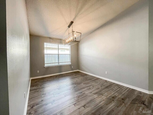 Building Photo - 209 Staysail St