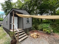 Building Photo - Cabin for rent!