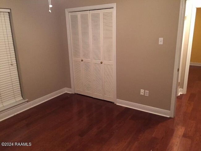 Building Photo - 420 Quail Dr