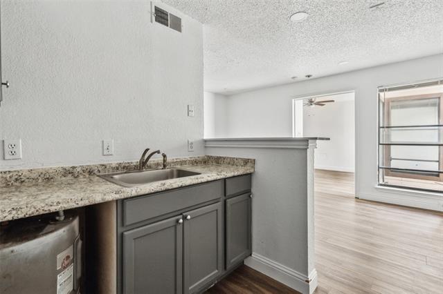 Building Photo - 2300 Bamboo Dr