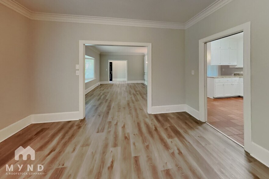 Building Photo - 127 Forest Hills Dr