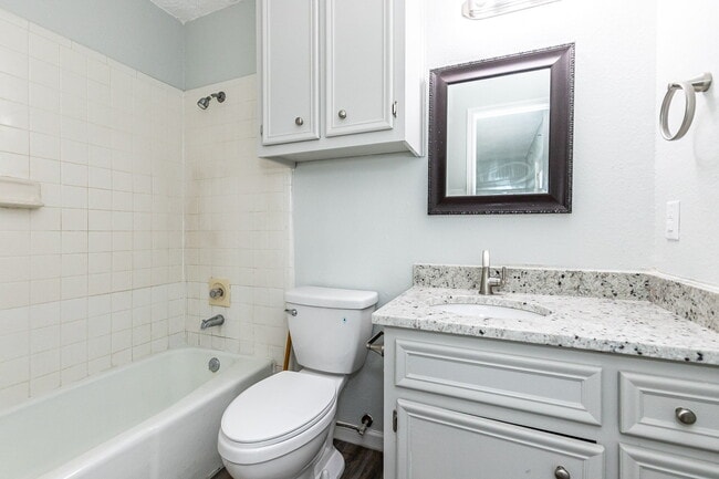Building Photo - 2/2 in Frenship Schools. LOCATION! 1/2 off first months rent!