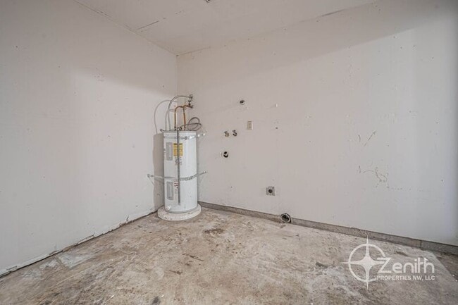 Building Photo - 3020 NE 78th Ave