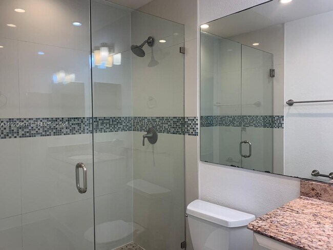 Building Photo - 907 NE 199th St