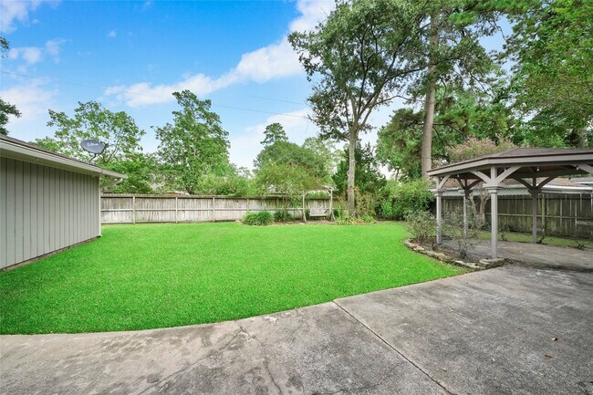 Building Photo - 28914 Pine Hill Dr