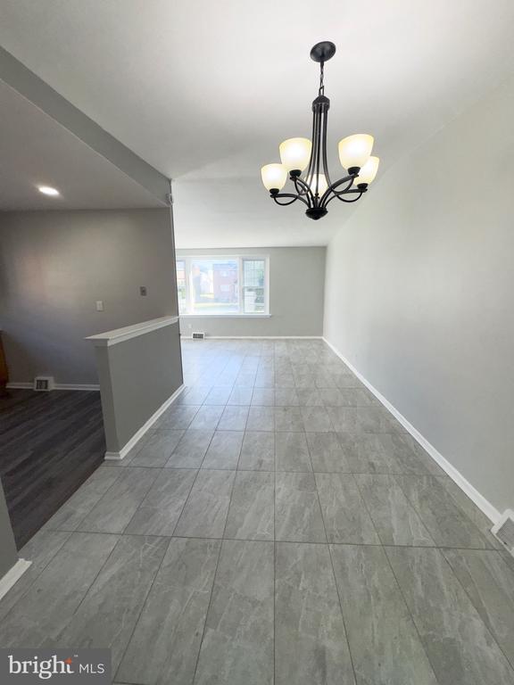 Building Photo - 7806 Summerdale Ave