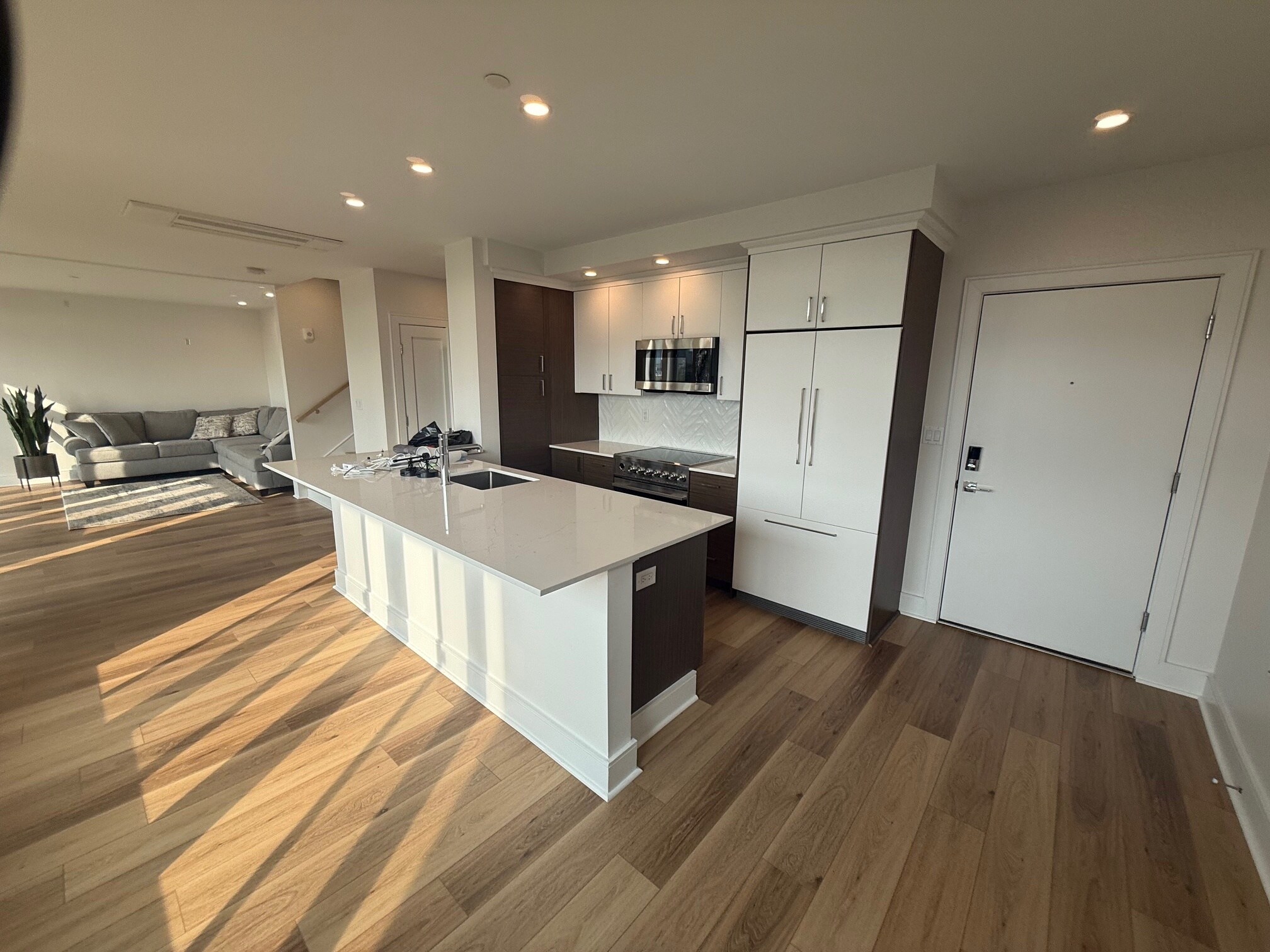 Building Photo - 1948 Washington St