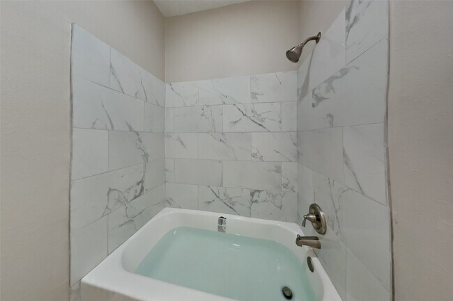 Building Photo - 17210 Brookhollow Trace Ct