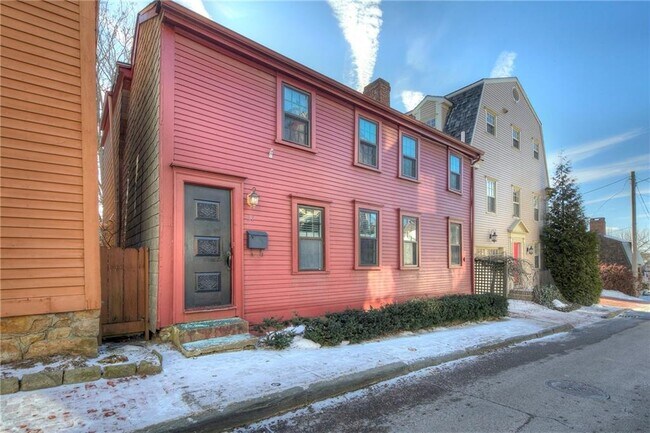 Building Photo - 37 William St