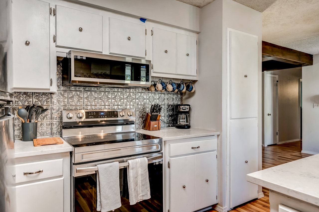 Building Photo - 705 N Dryden Cir