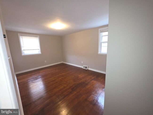 Building Photo - 5310 Rutland St