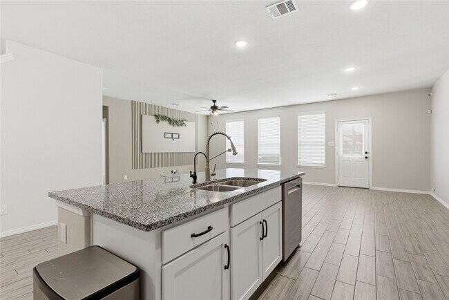 Building Photo - 14532 Jelly Pnes Dr