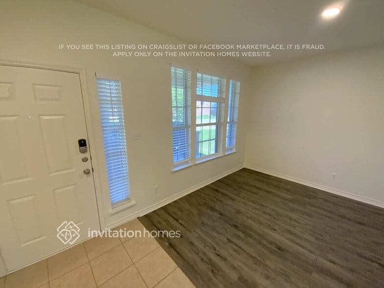 Building Photo - 700 Bur Oak Dr