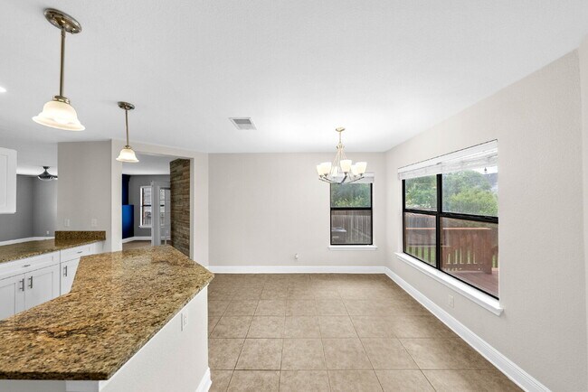 Building Photo - Spacious & Thoughtfully Updated 4-Bedroom ...