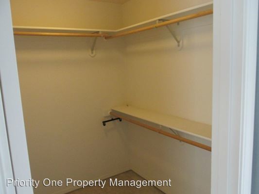 Building Photo - 537 NE 64th Ct