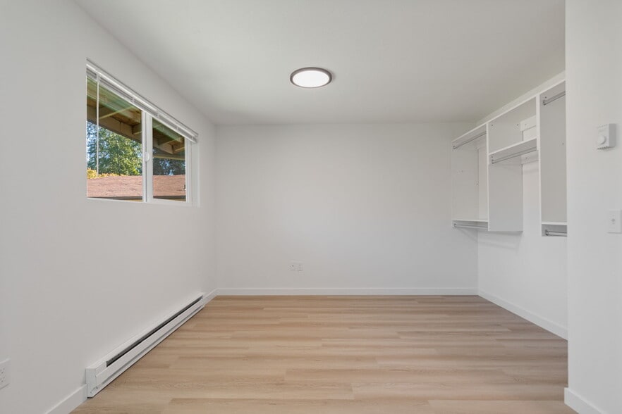 Building Photo - 11334 3rd Ave NE