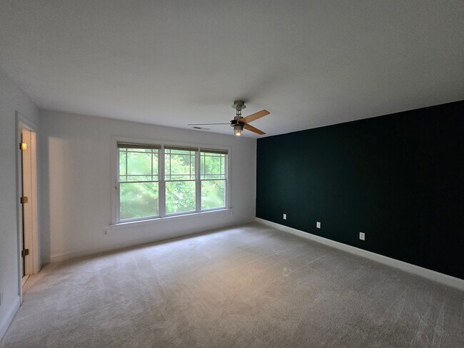 Building Photo - Stylish 3BR, 3BA Townhouse – Prime Location Near Durham & Chapel Hill!