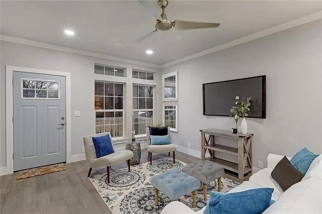 Building Photo - 1217 Eleanor St