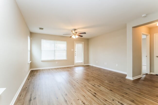 Building Photo - 21610 Dawn Timbers Ct