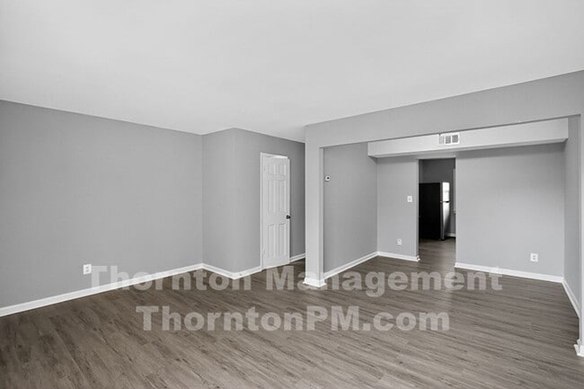 Building Photo - Newly Remodeled 3 Bedroom Townhouse