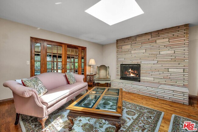 Building Photo - 8732 Villanova Ave