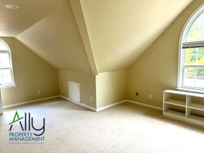 Building Photo - 1003 Wintergreen Ln